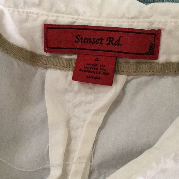 ♦️♦️Sunset Rd Sz 4 white button down♦️♦️ - Picture 2 of 5
